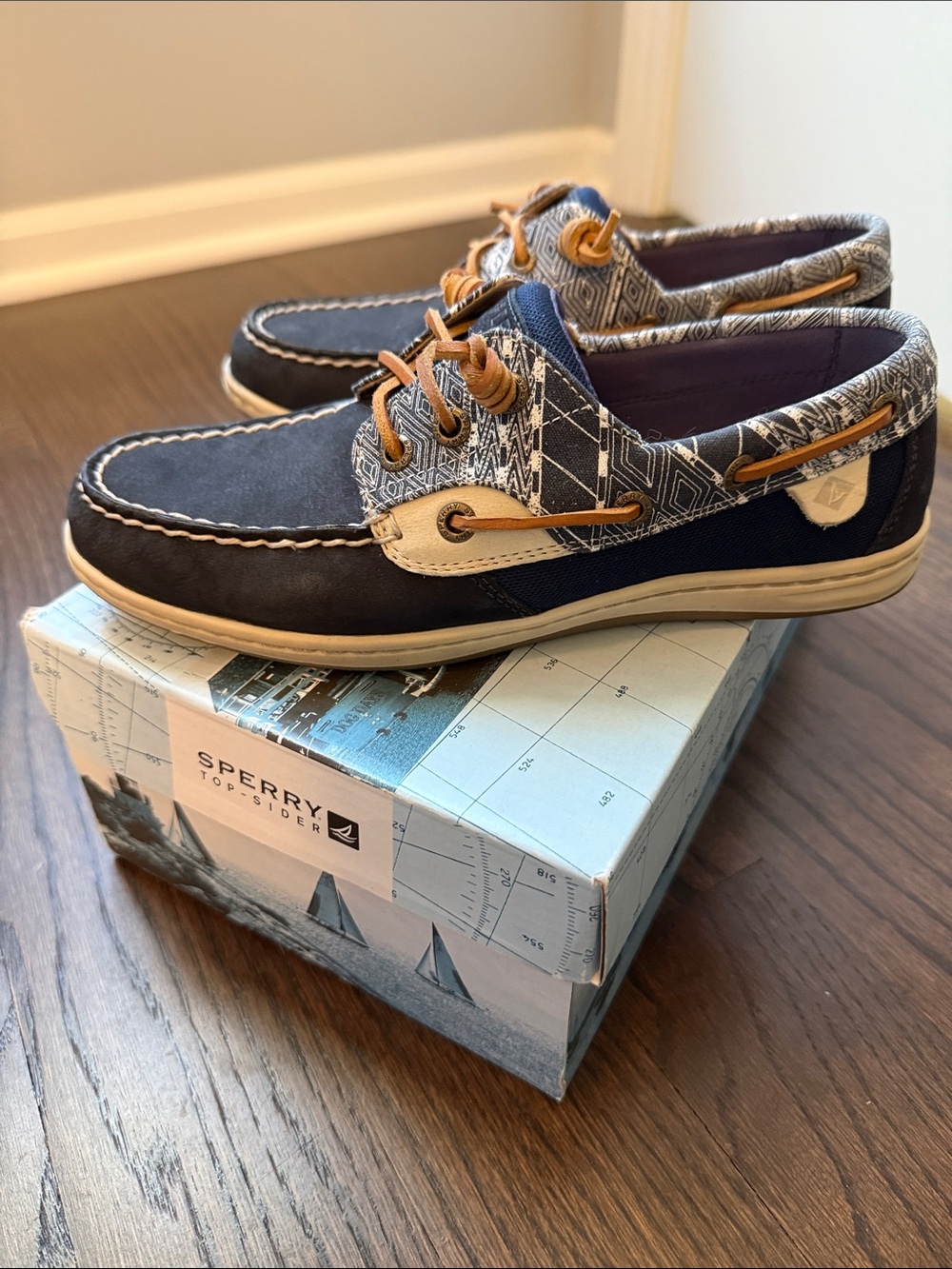 Sperry Navy Bluefish Plaid EUC